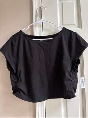 Old Navy Black Short Sleeve Ruched Crop Top